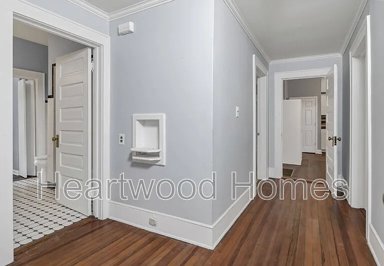2417 Clark St #B — Photo 12