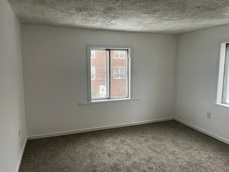 375 Allyn St — Photo 21