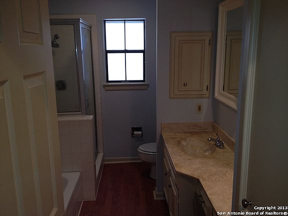 4th image of 2611 EISENHAUER RD #1208