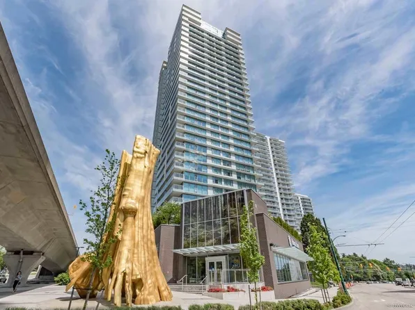 8131 Nunavut Ln #2405, Vancouver, BC V5X 0E2