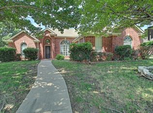 1604 Twin Oaks Dr, Cleburne, TX 76033