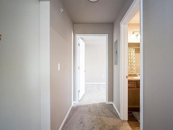 5th image of 1230 Missouri Ct APT 326