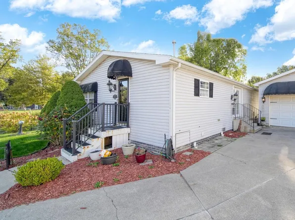 502 Missouri River Ct, Adrian, MI 49221