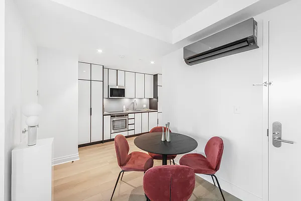 Rented by Charney Real Estate LLC | media 27