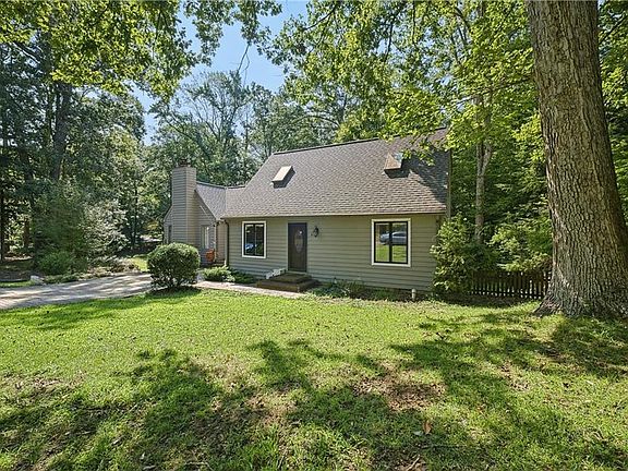 3rd image of 6 Foxcroft Rd