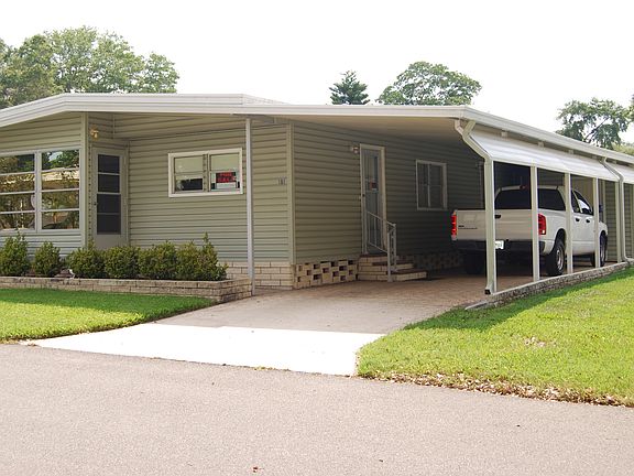 Front w/ Carport