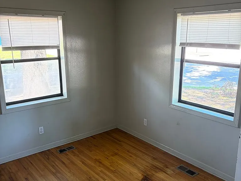 2500 Dodson Ave — Photo 11