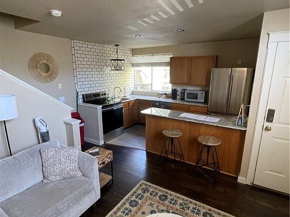 2nd image of 231 S Gregg Ave