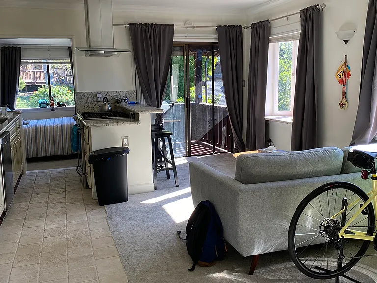 extra side room, Open kitchen and Patio