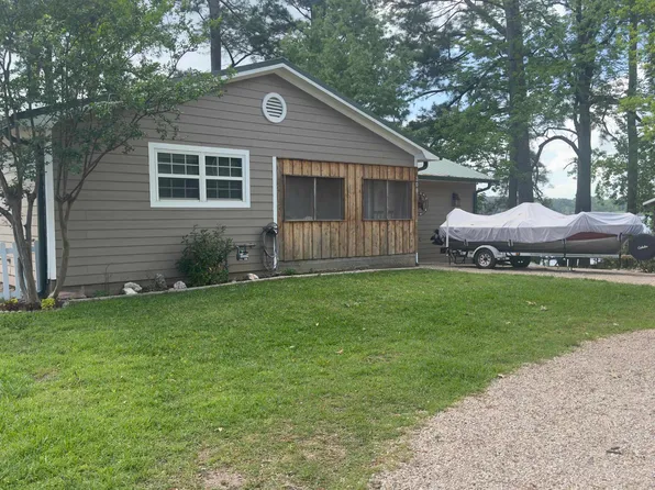 208 Southshore Dr, Lone Star, TX 75668