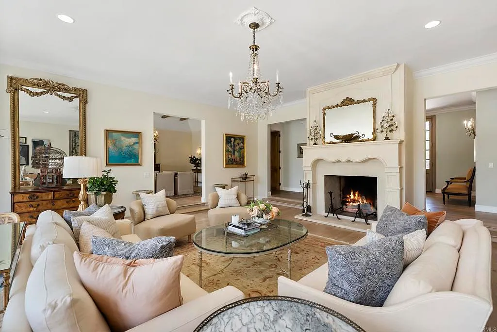 5 bed, 5.5 bath, 6000 sqft, $34,950 — Photo 4
