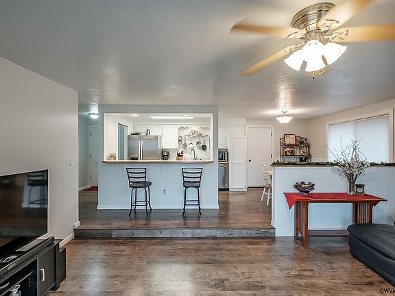4th image of 2684 S 10th St