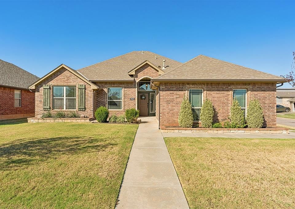1st image of 15925 Burkett Cir