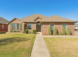 15925 Burkett Cir, Edmond, OK 73013