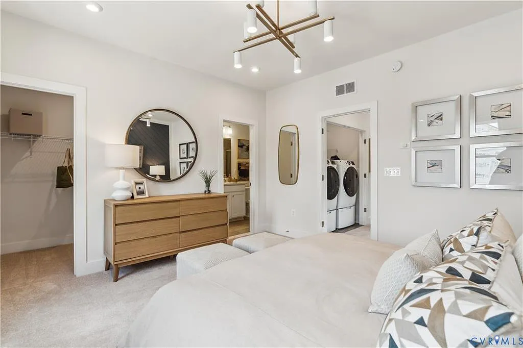 4 bed, 3.5 bath, 1943 sqft, $2,700 — Photo 4