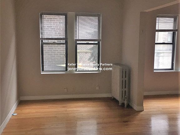 4th image of 1319 W Estes Ave APT 13