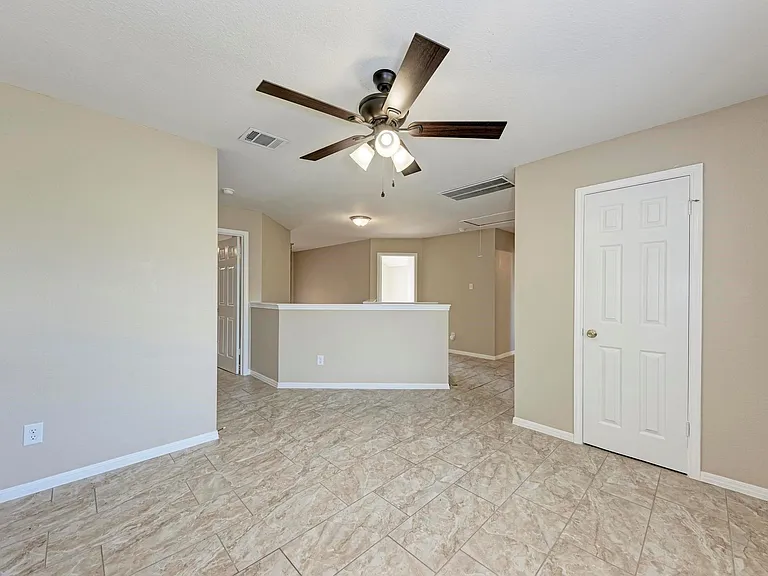 2351 Wright Cir — Photo 2