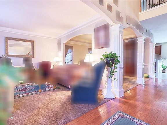 2nd image of 24 Courtney Cir