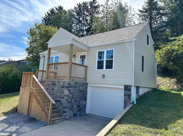 1174 Sunset Dr, Fairmont, WV 26554