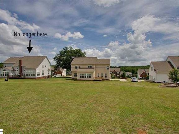 2nd image of 113 Pepperwood Dr
