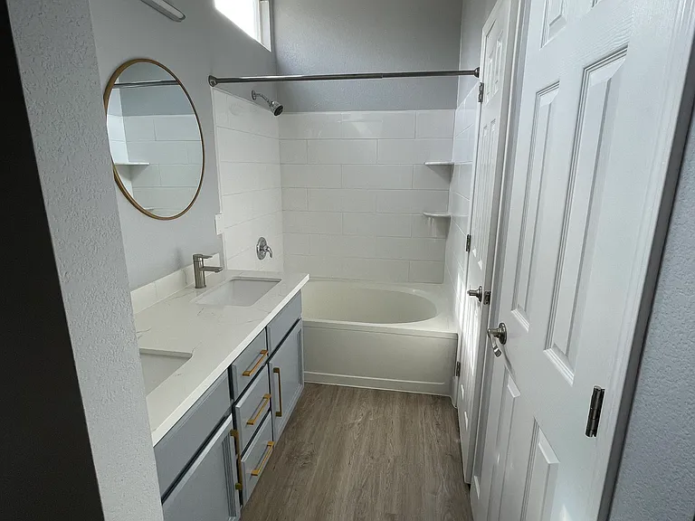 9361 Castleview Dr — Photo 22