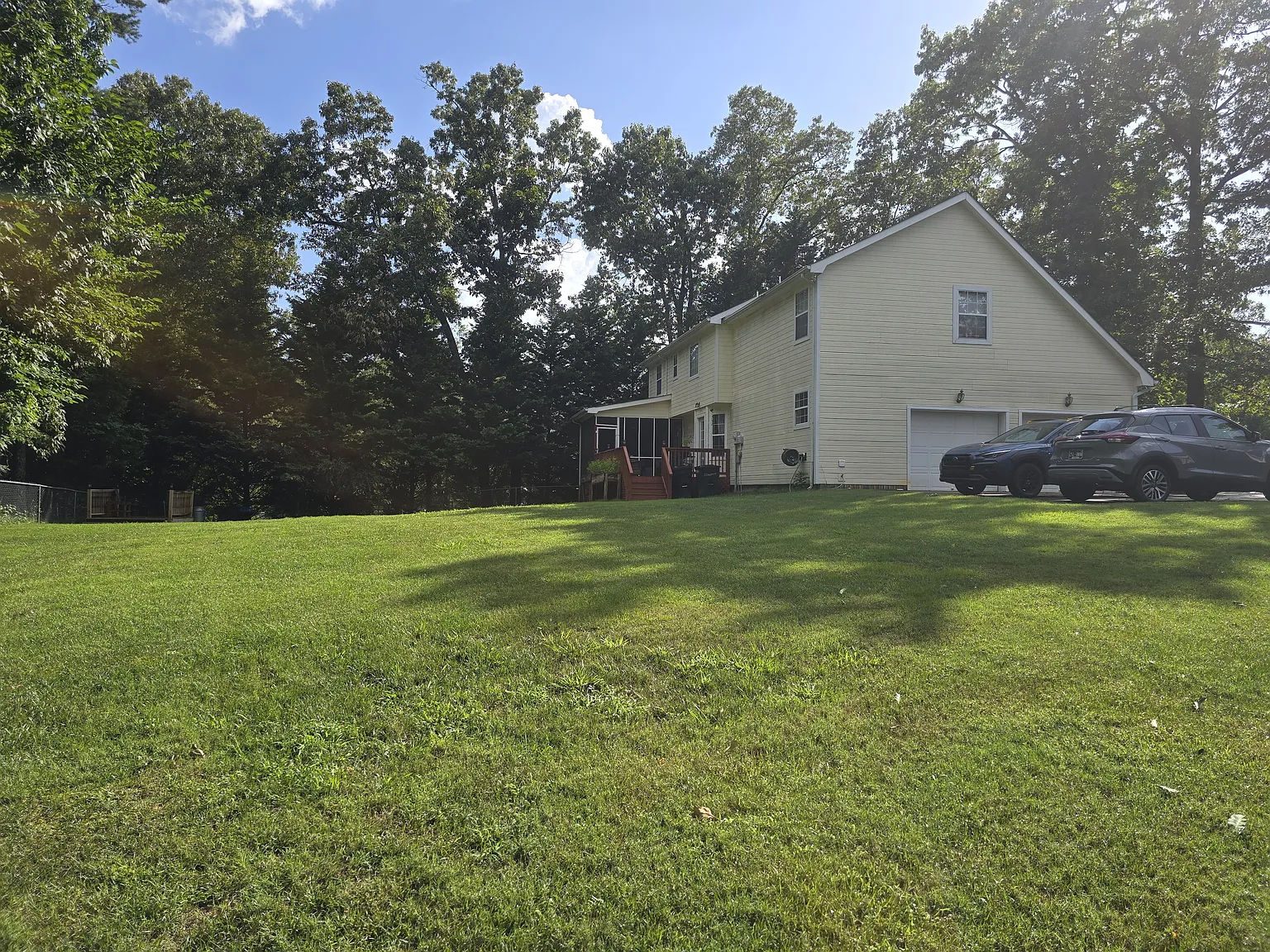 3 bed, 3.5 bath, 2376 sqft, $2,700 — Photo 2