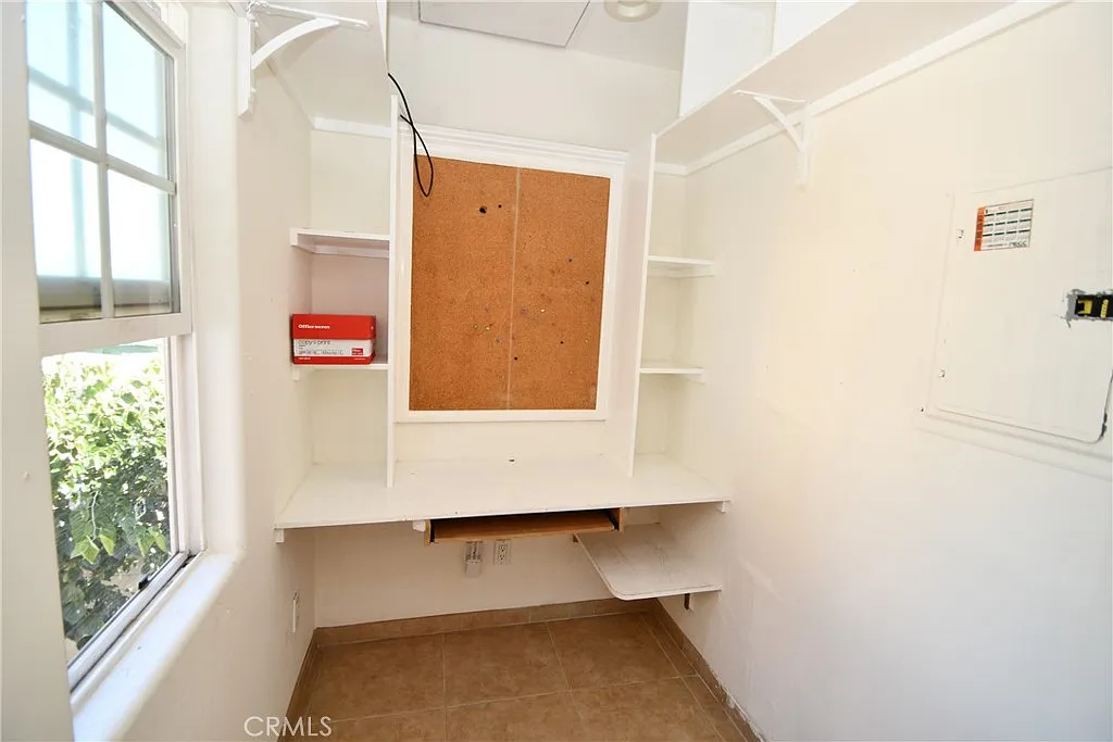 9 bed, 4624 sqft, $15,000 — Photo 2