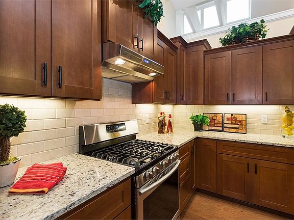 5th image of 3115 E Bay Dr NW