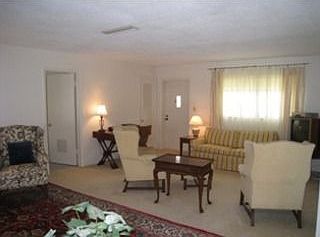 4th image of 386 Harbour Dr