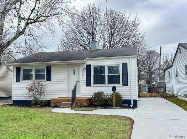 25241 Rosenbusch Blvd, Warren, MI 48089