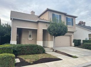 734 W Fontaine Ln, Clovis, CA 93619
