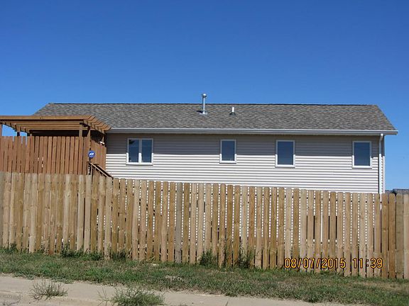 3rd image of 629 Jade St