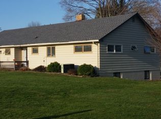 1540 Bridge Rd, Hillsdale, MI 49242