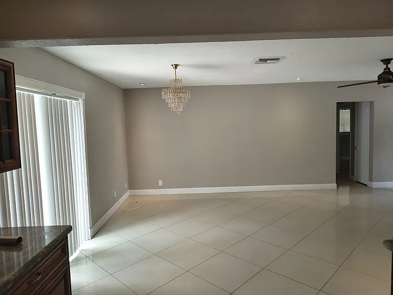 650 Campus Cir — Photo 30
