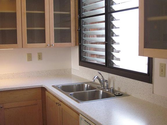 Kitchen: sink with airy window