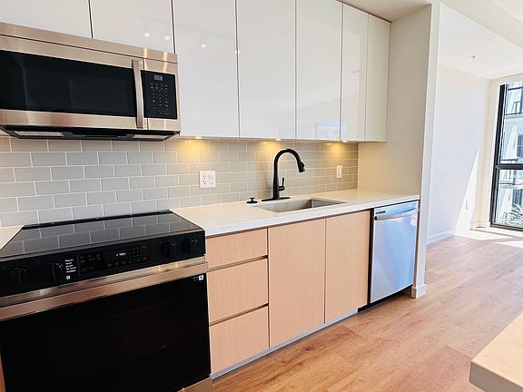 3rd image of 1658 NE 124th St #341