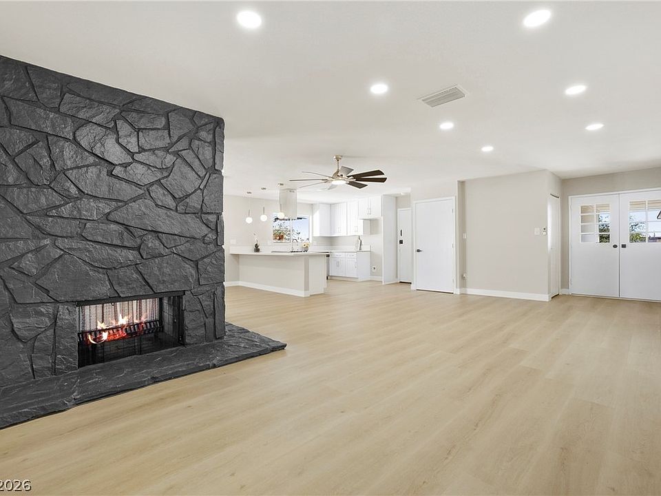 1st image of 324 Lakehurst Rd