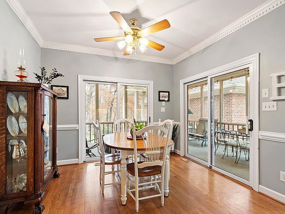 3rd image of 1220 Enchanted Oaks Dr