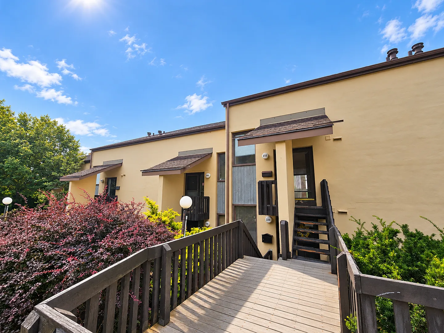Quiet 2 bed, 1.5 bath Home - Available NOW — Photo 1
