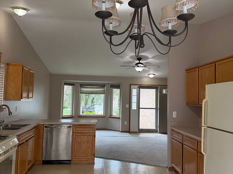 30300 Madison Ave — Photo 4