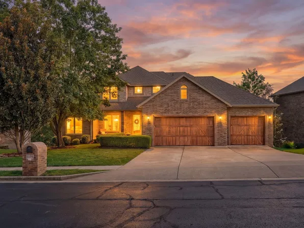 1222 W Stone Meadow Way, Springfield, MO 65810