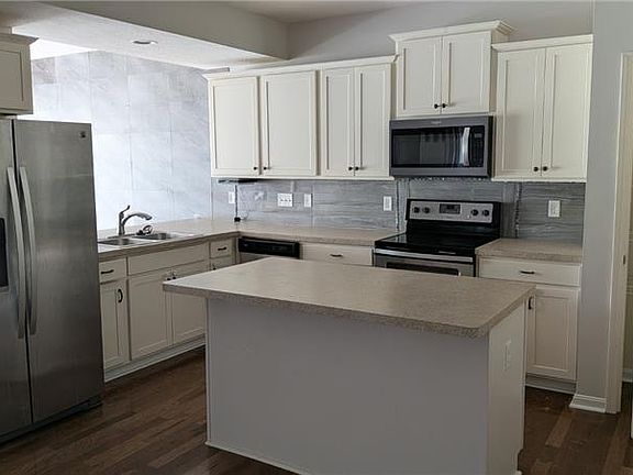 2nd image of 2099 Commons Cir