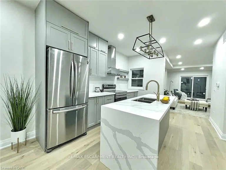 22 Keith St — Photo 3