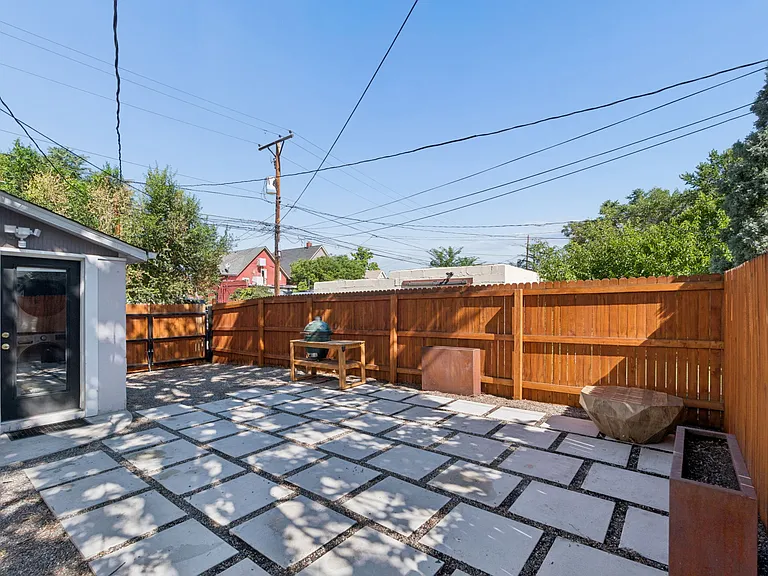 617 W 1st Ave — Photo 8