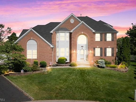 2nd image of 24 Leah Ln