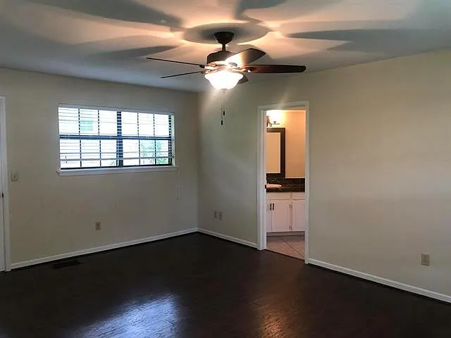 3 bed, 2.5 bath, 2498 sqft, $2,800 — Photo 4