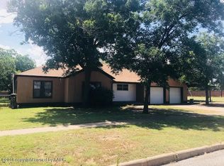 703 S 9th St, Memphis, TX 79245