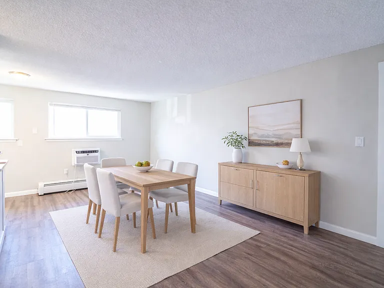 Hawk Point Apartments — Photo 6