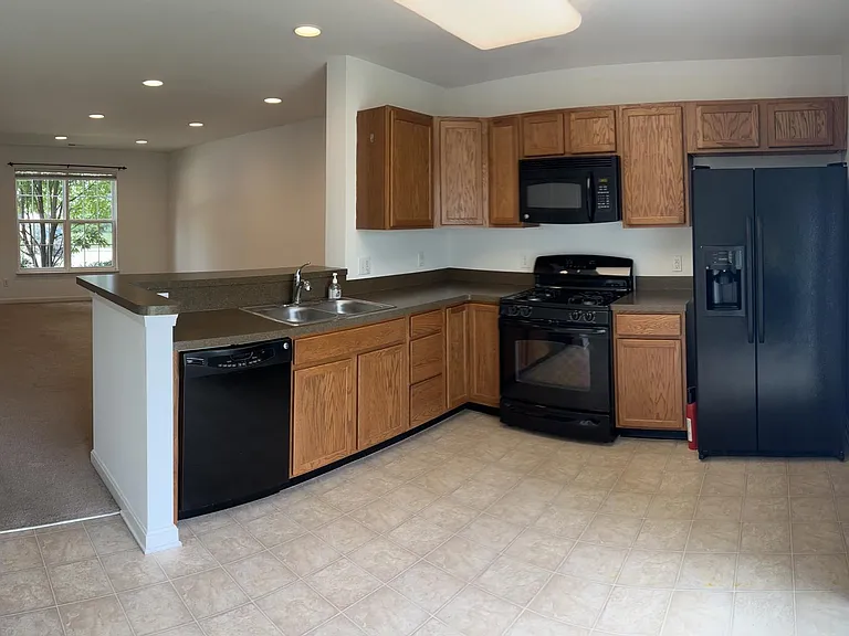8388 Saylor Ct — Photo 16