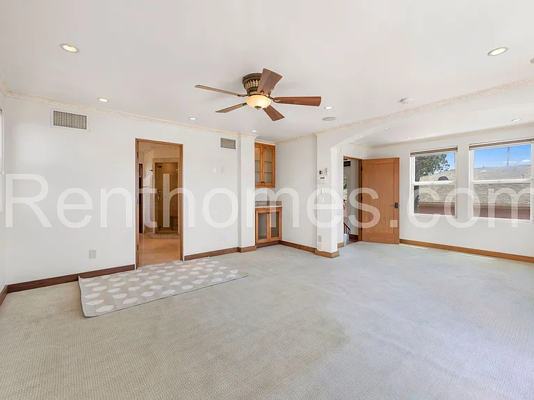 2940 Columbia St — Photo 41